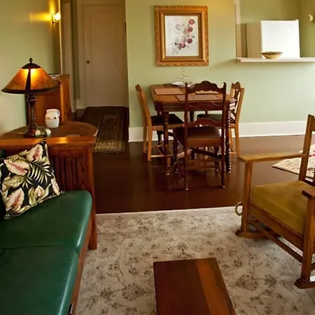 Hydrangea Inn Eureka Room photo